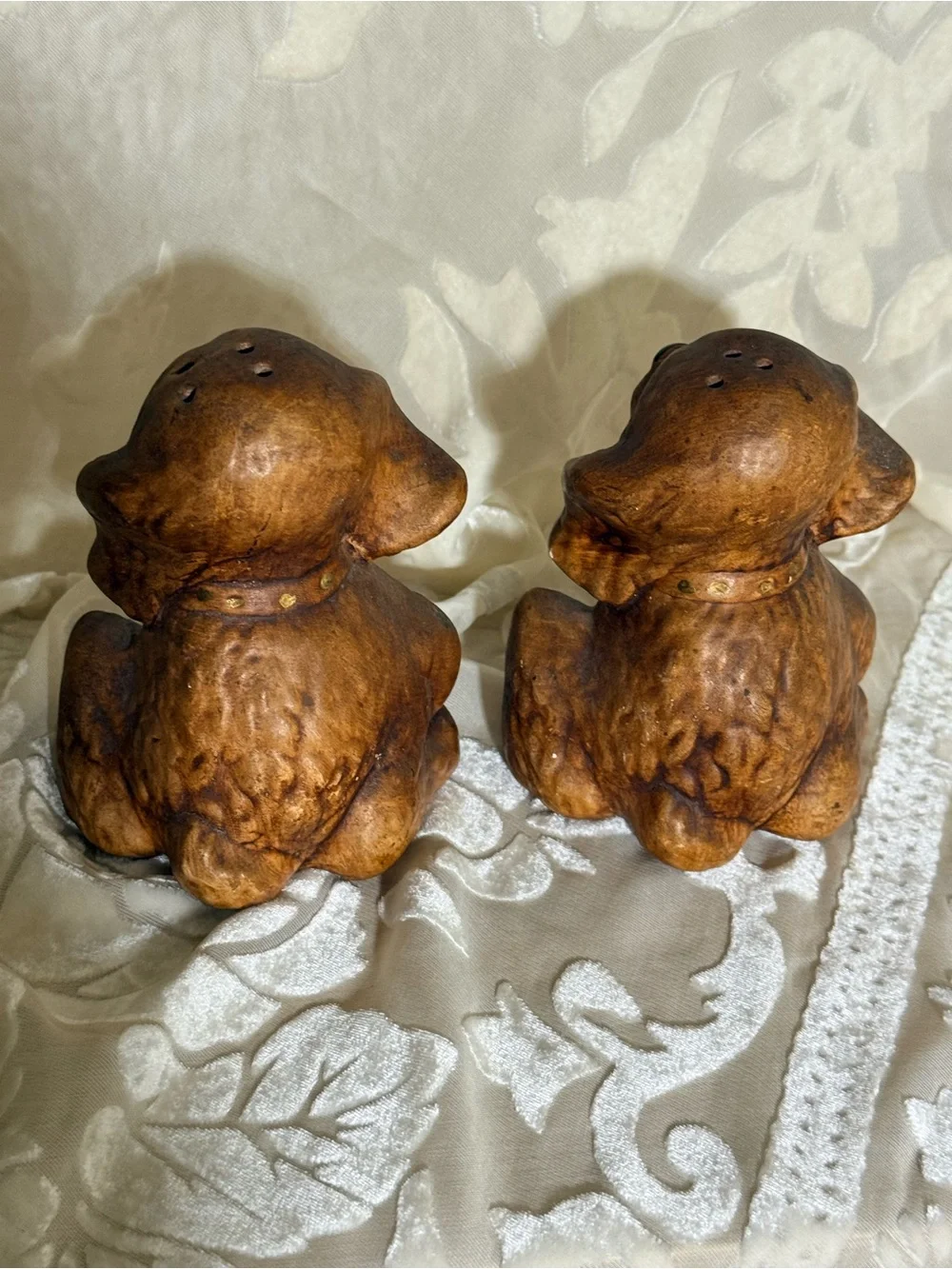 Kitschy Vintage mid-century ceramic cocker spaniel salt and pepper shaker set